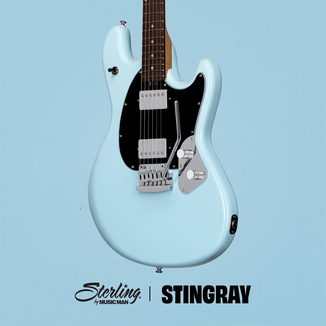 StingRay Guitar SR30 in Daphne Blue